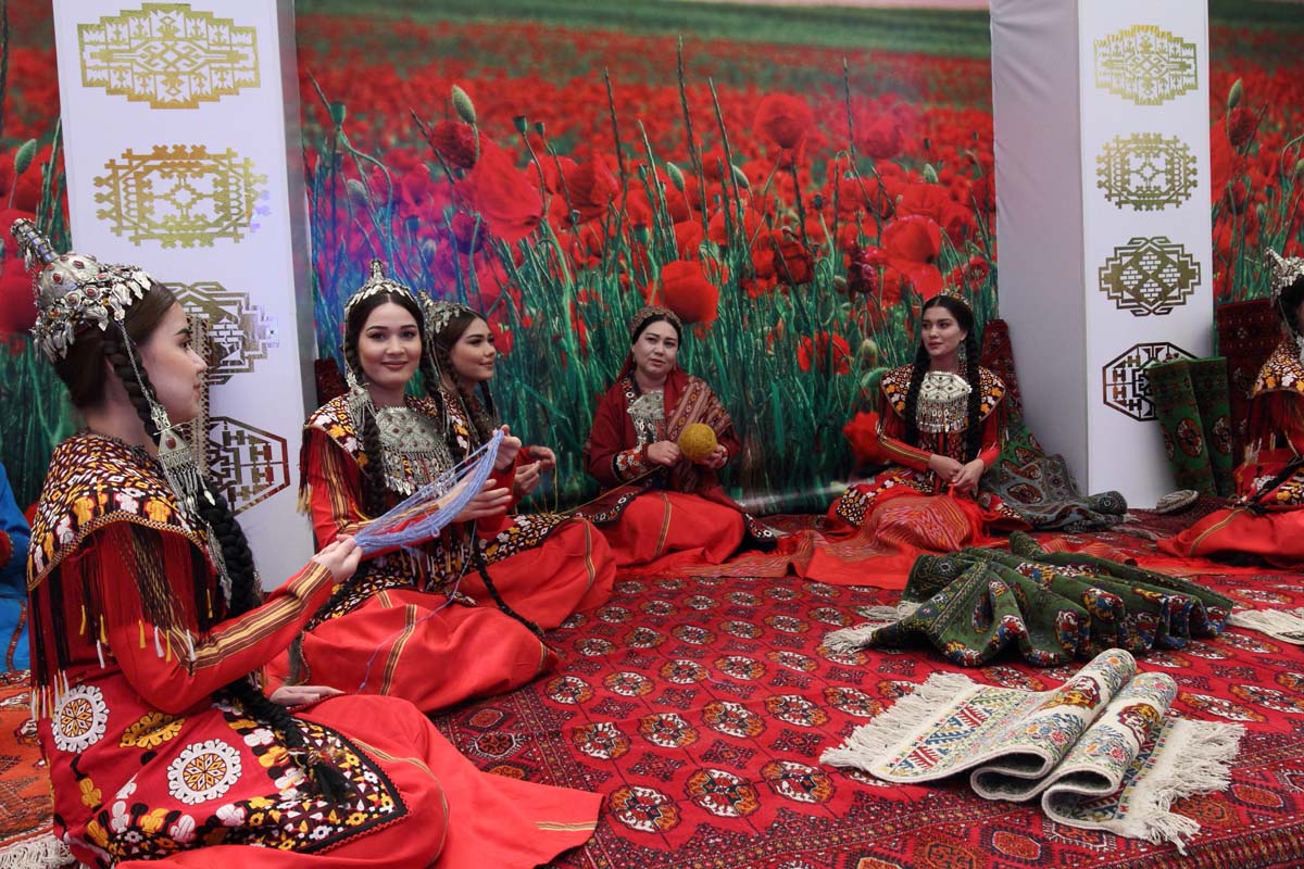 Turkmenistan marked the holiday of the Turkmen carpet